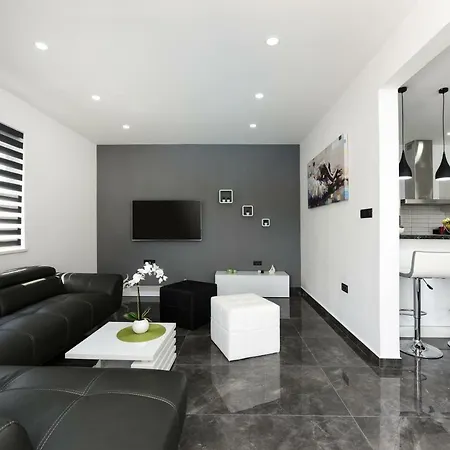 Mare - With Heated Pool * Zadar