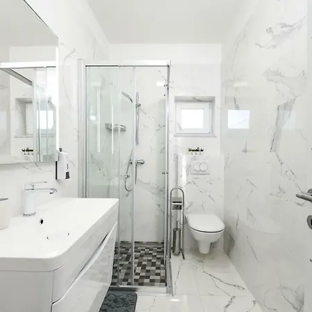 Mare - With Heated Pool Villa