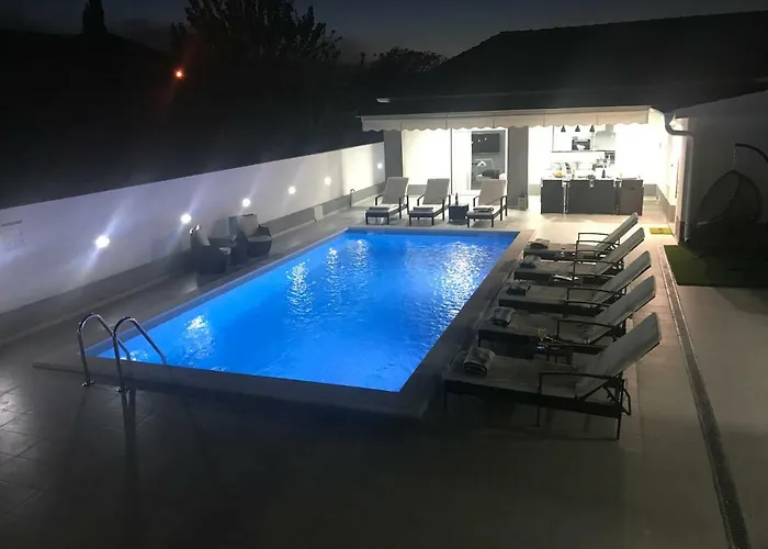 Mare - With Heated Pool 别墅 *