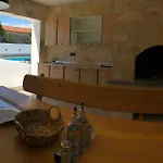 Mare - With Heated Pool 빌라