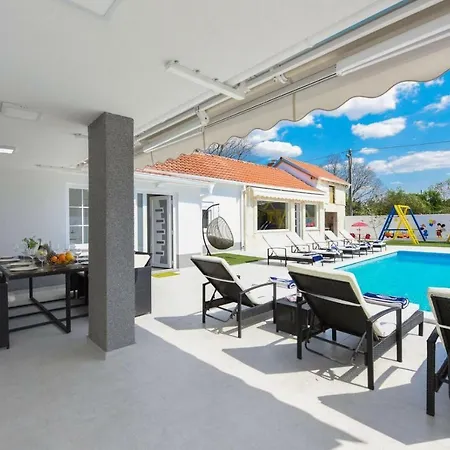 Mare - With Heated Pool Вилла