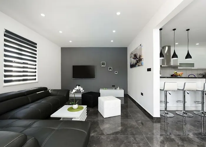 Mare - With Heated Pool * Zadar