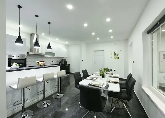 Mare - With Heated Pool Villa