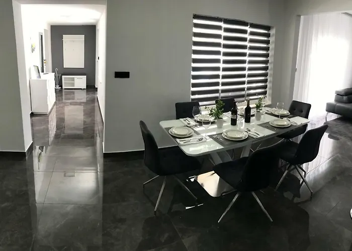 Mare - With Heated Pool Задар